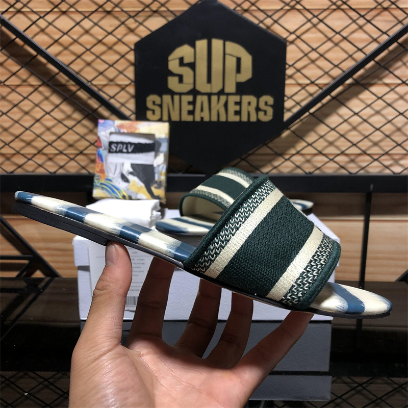 

2022 Embroidery designer slipper sandal womans summer outdoor pantoufle Non-Slip sliders black multicolor ladys beach slippers shoes flat bottoms sandals slides, Customized