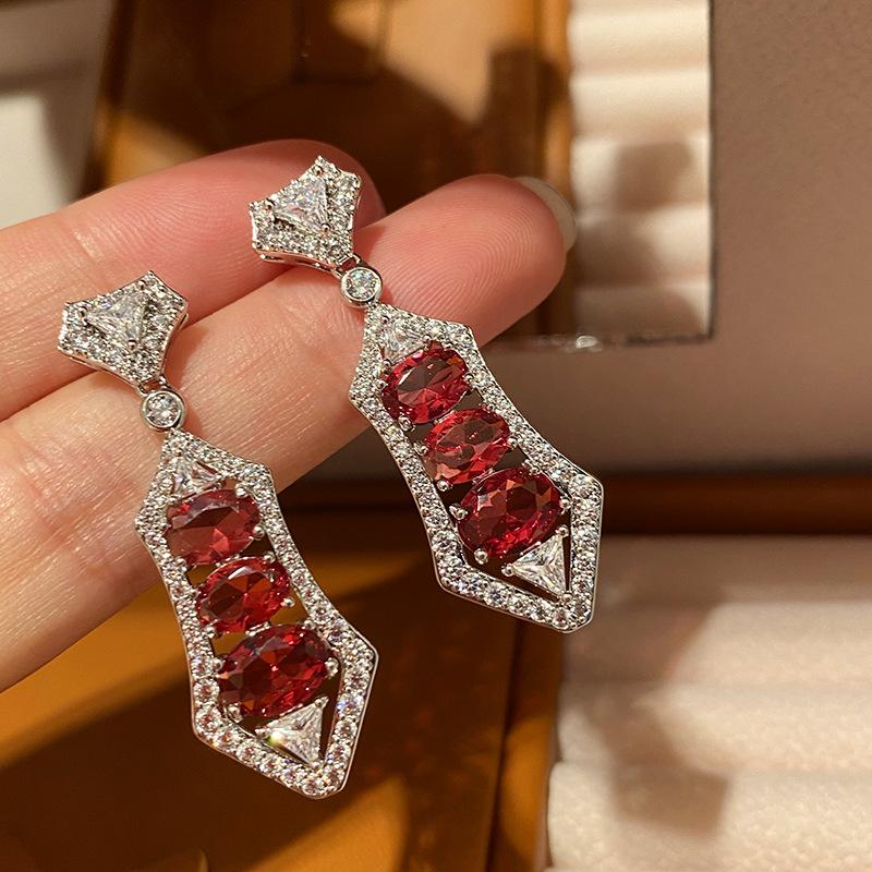 

Dangle & Chandelier Shield Shape Red Crystal Earring Tassel For Women Zircon High Quality Cubic Trendy Jewelry Wedding Party Fashion Girl Gi