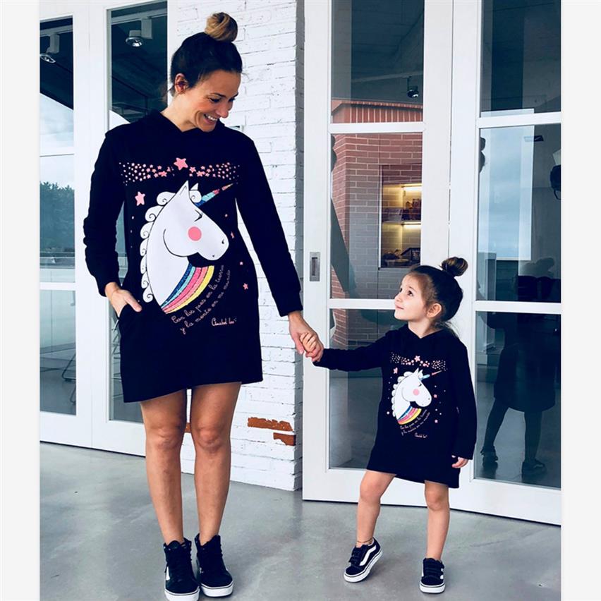 

Mommy And Me Matching Sweaters Family Look New Styles Spring Kids Clothing Fashion High Quality Cartoon Cute Unicorn Printed Sweat291G