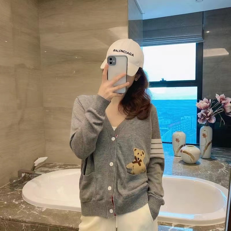 

2022 Autumn new original brand Women' Knits college style Bear V-neck cardigan classic four bars loose casual long sleeve sweater, 02