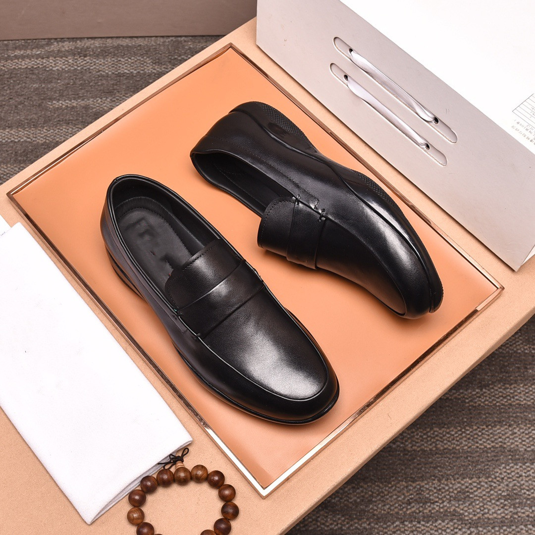 

2023 the new women Designer Travel leather lace-up sneaker fashion lady Flat Running Trainers Letters woman shoe platform men gym sneakers 0609, 01