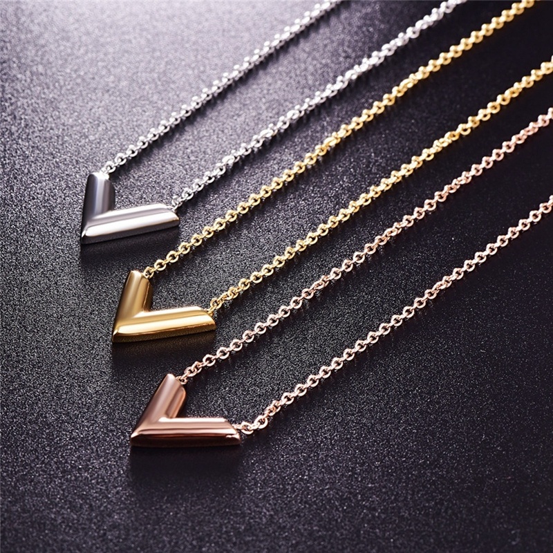 

Top Quality Women Designer Earrings Necklace Love V Pendant Titanium Steel Luxury 3 Colors Fashion Jewelry For Christmas Gifts