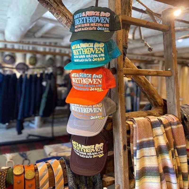 

Kapital Hirata Hohiro Print Adjustable Mesh Panel Cotton Baseball Cap Truck