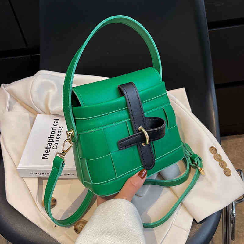 2022 Printemps Été Nouvelle mode polyvalente Sacs de messager épaule High Handbag Small Girl