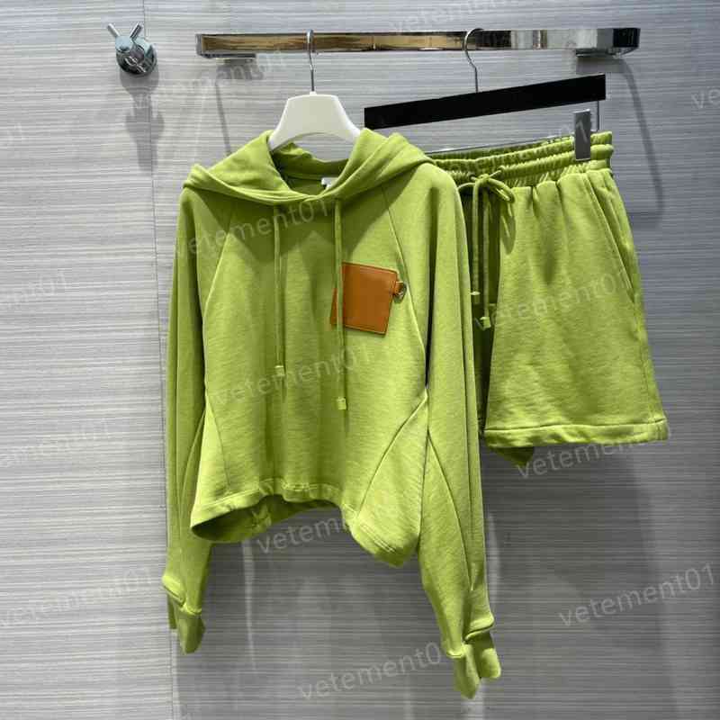 

Womens Two Pieces Pants Fashion Brand American High Street Loose Cotton Embossed Logo Two Piece Set Tracksuits Designer Women Clothes Hoodie And Shorts Sets 0912