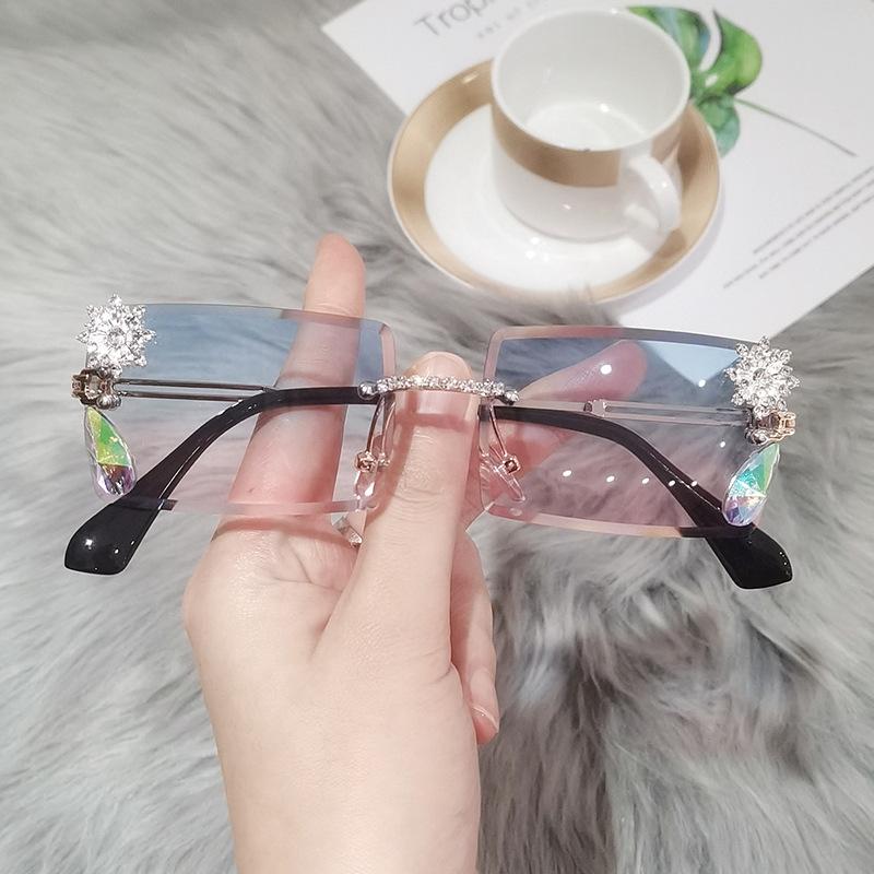 

Sunglasses Fashion Vintage 2022 Rimless Square Shades Gradient UV400 Summer Traveling Sun Glasses For WomenSunglasses