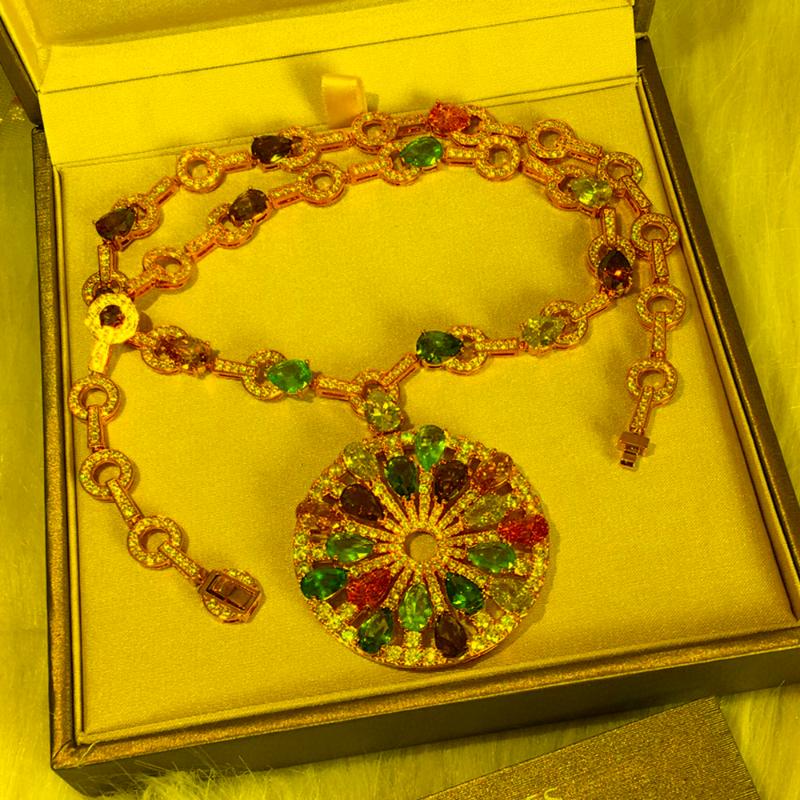 

Pendant Necklaces High Fashion Party Wedding Multicolour Crystal Gorgeous Luxury Zircon Necklace For Women Tassel Fine Jewelry Gold ColorPen