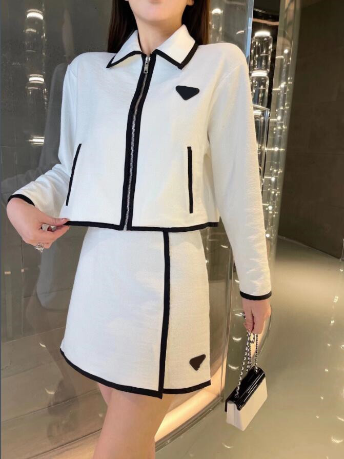 

2022 women's towel skirt, small lapel zipper jacket with high waist skirt, a set of upper body is thin and handsome, black edging stitching 319, Customize