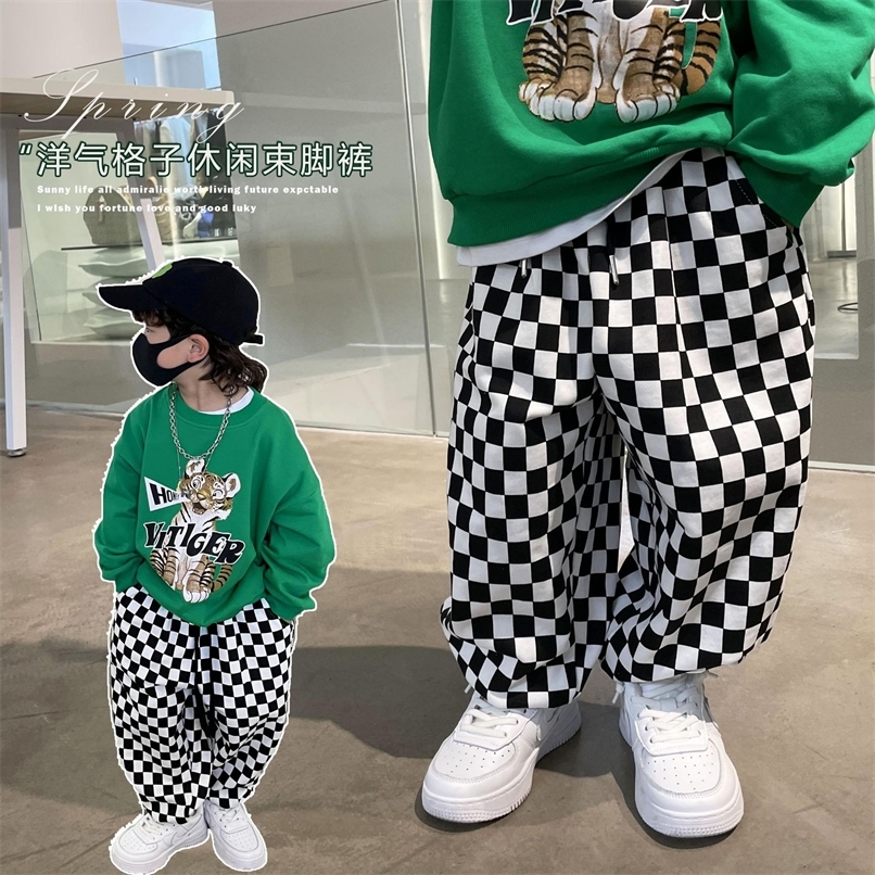 

spring products children s foreign style plaid pants baby handsome all match casual leggings trousers Spring Autumn 220614, Black and white grid