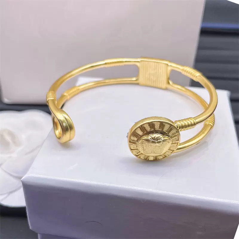 Designer Bangle Bracelet Open Bracelets For Womens Medusa Designers Luxury Jewelry