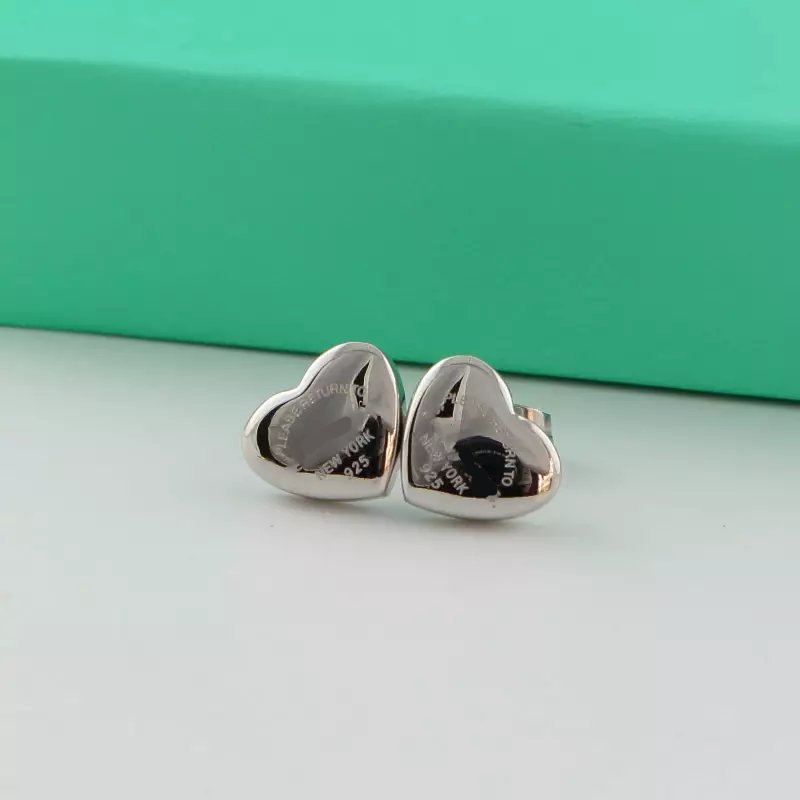 

Top Quality Classic Style Women Lover Sleek Heart Studs Luxury Simple Design Titanium Steel Earrings Wedding Party Gifts Wholesale