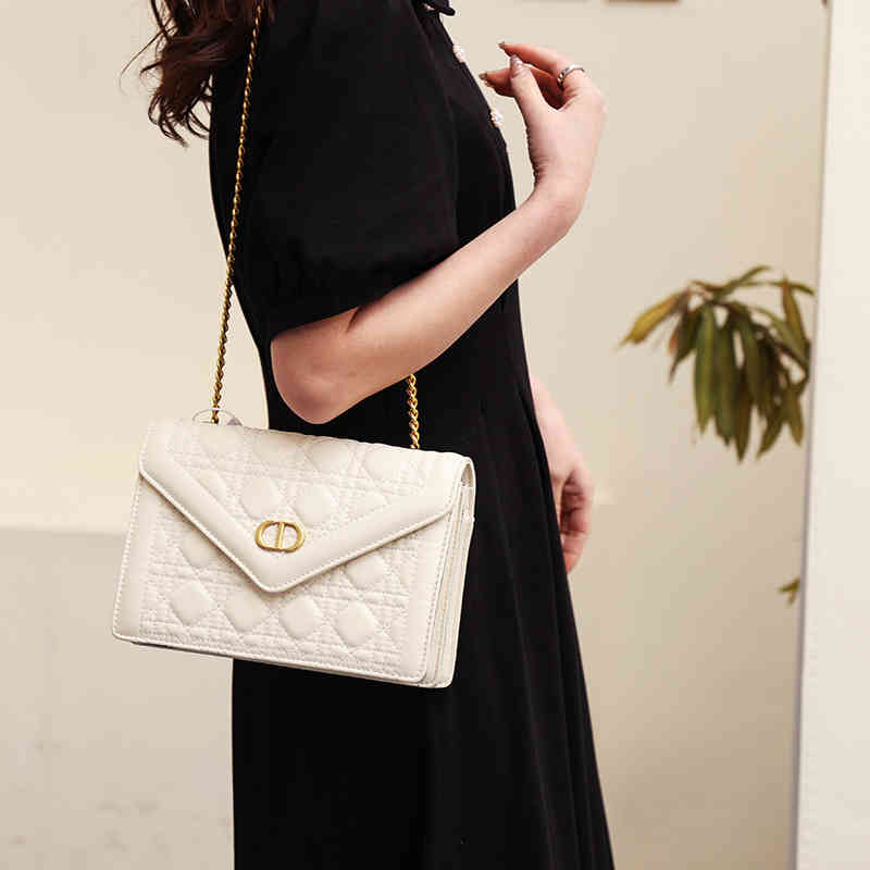 2022 trendy Chain Lingge women's bag new Korean version fashion Single Shoulder Messenger Bag versatile small square