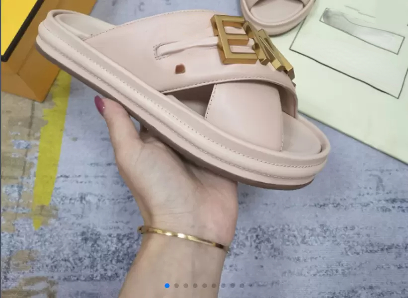 

2022 New beach slippers OP110 retro thick soles in Europe and the United States fashion trend boom metal letters foreign style outer wear lovers slippers, Mode other model contact with us