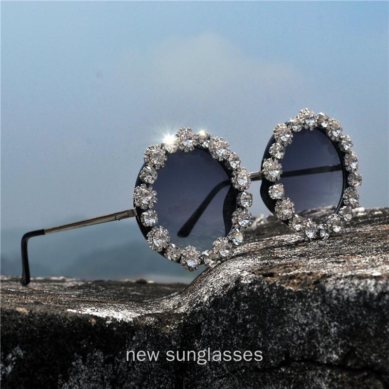 

Sunglasses Rhinestone Women Oversized Sun Glasses For Woman Diamond Fashion Female Round Bling Shades Ladies Luxury NX