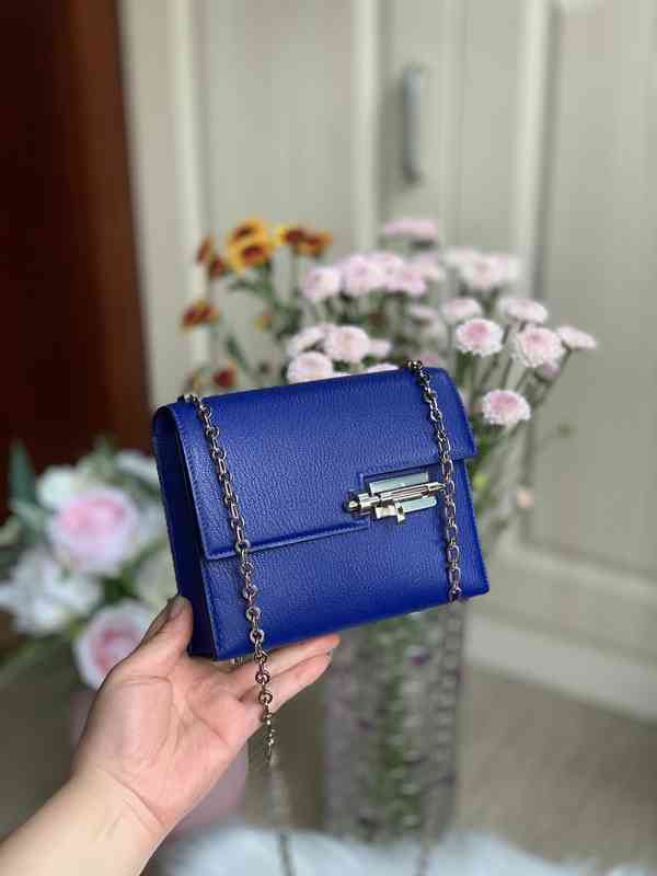

Bags Womens Herbags Designer 2022 Verrou Mini Pistol Ladys Fashion Luxury High Sence Shopping Handbags, Silver