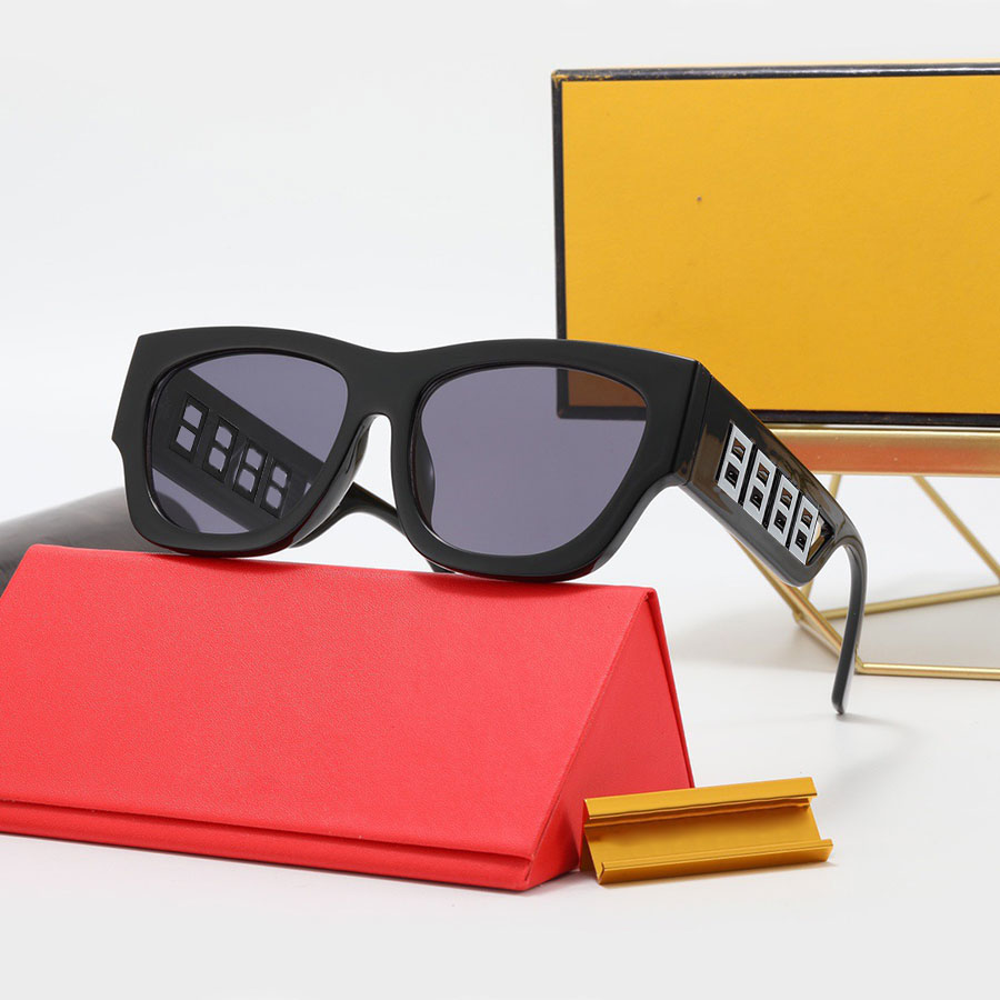 Lunettes de soleil design pour femme homme grande lettre évidée design lunettes uniques 4 couleurs bonne qualité