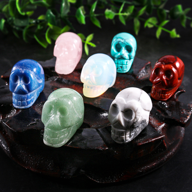 

25mm Natural Crystal Stone Ornaments Skull art Carved Chakra Reiki Healing Quartz Mineral Tumbled Gemstones Hand Home Decor