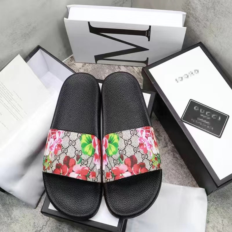 

Luxurys GGs Lvs Louiseity Viutonity Sandals For Men E Women Fashion Classic Floral Slides Flats Leather Rubber Heatshoes Platform Flops 8797