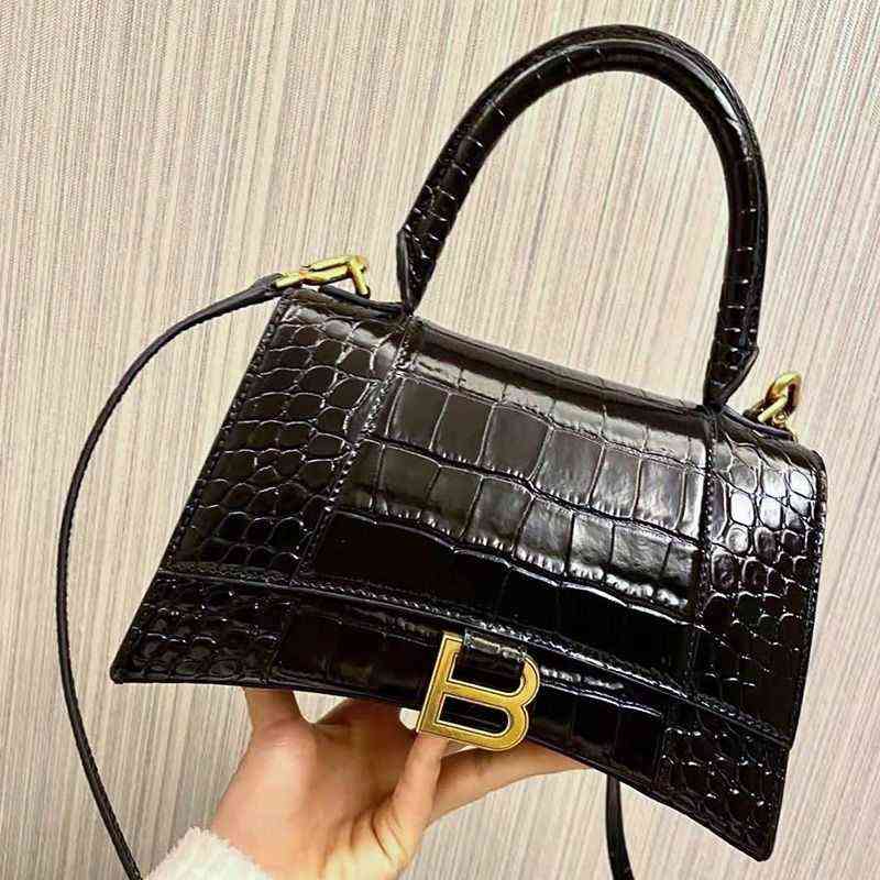 

2022 new advanced crocodile hourglass Bag texture portable women's bag One Shoulder Messenger versatile Purses, Sky blue