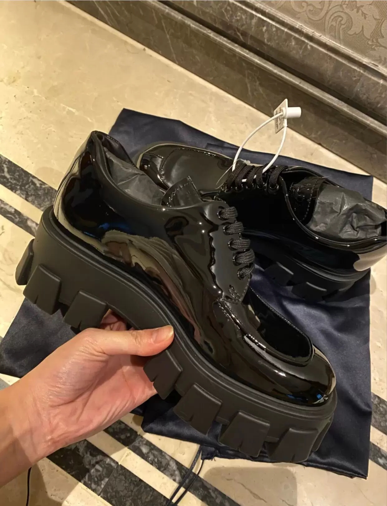 

Luxury Monolith Brushed Black Leather Dress Loafers Shoes Lace-up Chunky Platform Sneakers Lug Rubber Sole Oxford Comfort Walking eu35-40.Box