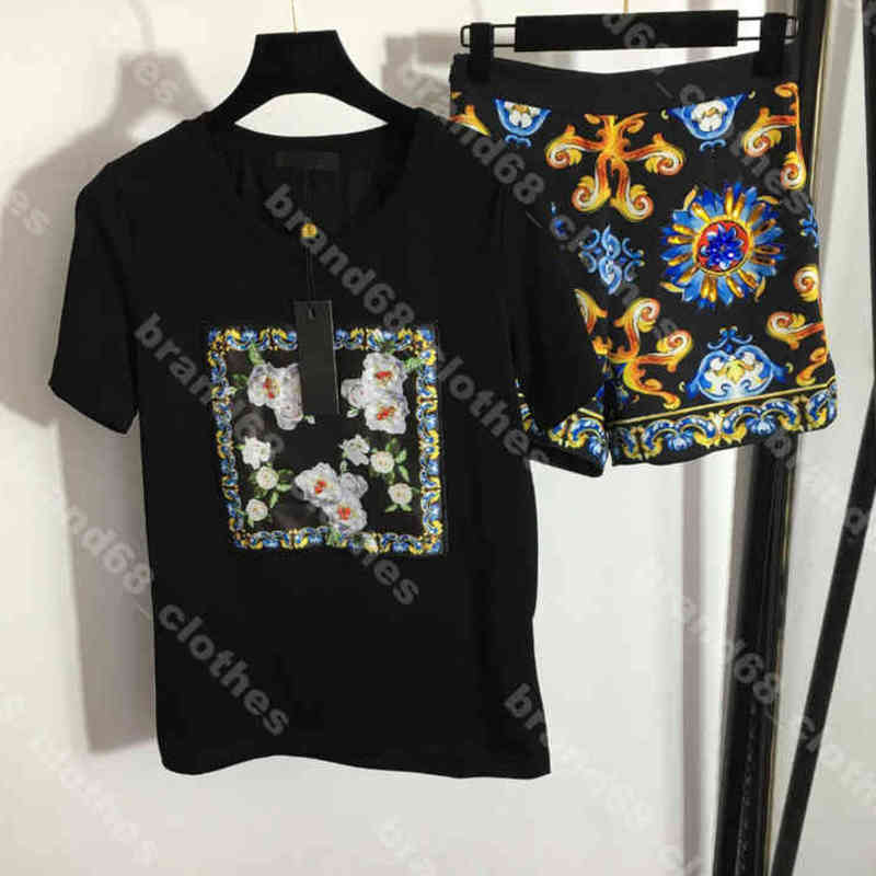 

designer women pants set cotton t-shirts 3D flowers t shirt diamond shorts 2 piece suit summer tracksuit luxury Short Sleeve short skirt pant high end female Apparel a1