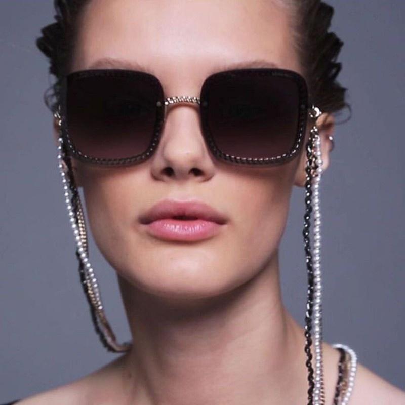 

Sunglasses Fashion Metal Chain Women Brand Designer Vintage Square Black Sun Glasses Female Show Shades Come With No ChainSunglasses