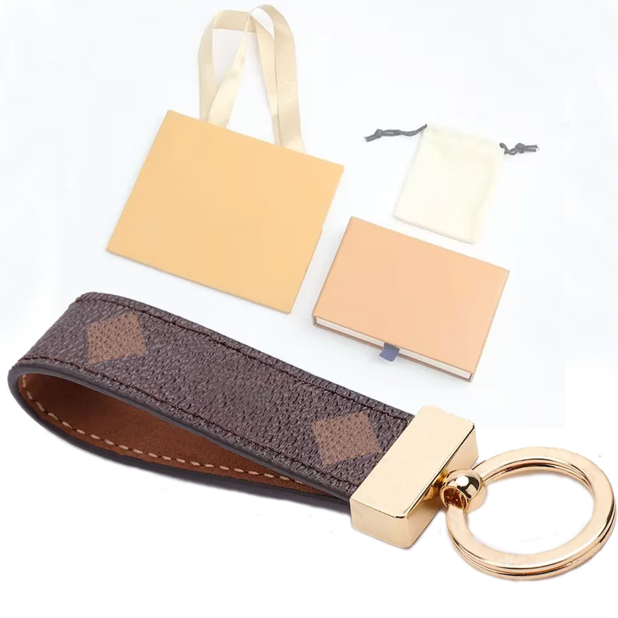 

Fashion Key Buckle Car Keychain Handmade Leather Keychains Men Women Bag Pendant Accessories Key rings 9 Color