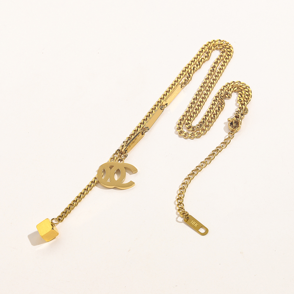 

18K Gold Plated Stainless Steel Designer Necklaces Choker Chain Letter Pendants Fashion Womens Necklace Wedding Jewelry Accessories ZG1411