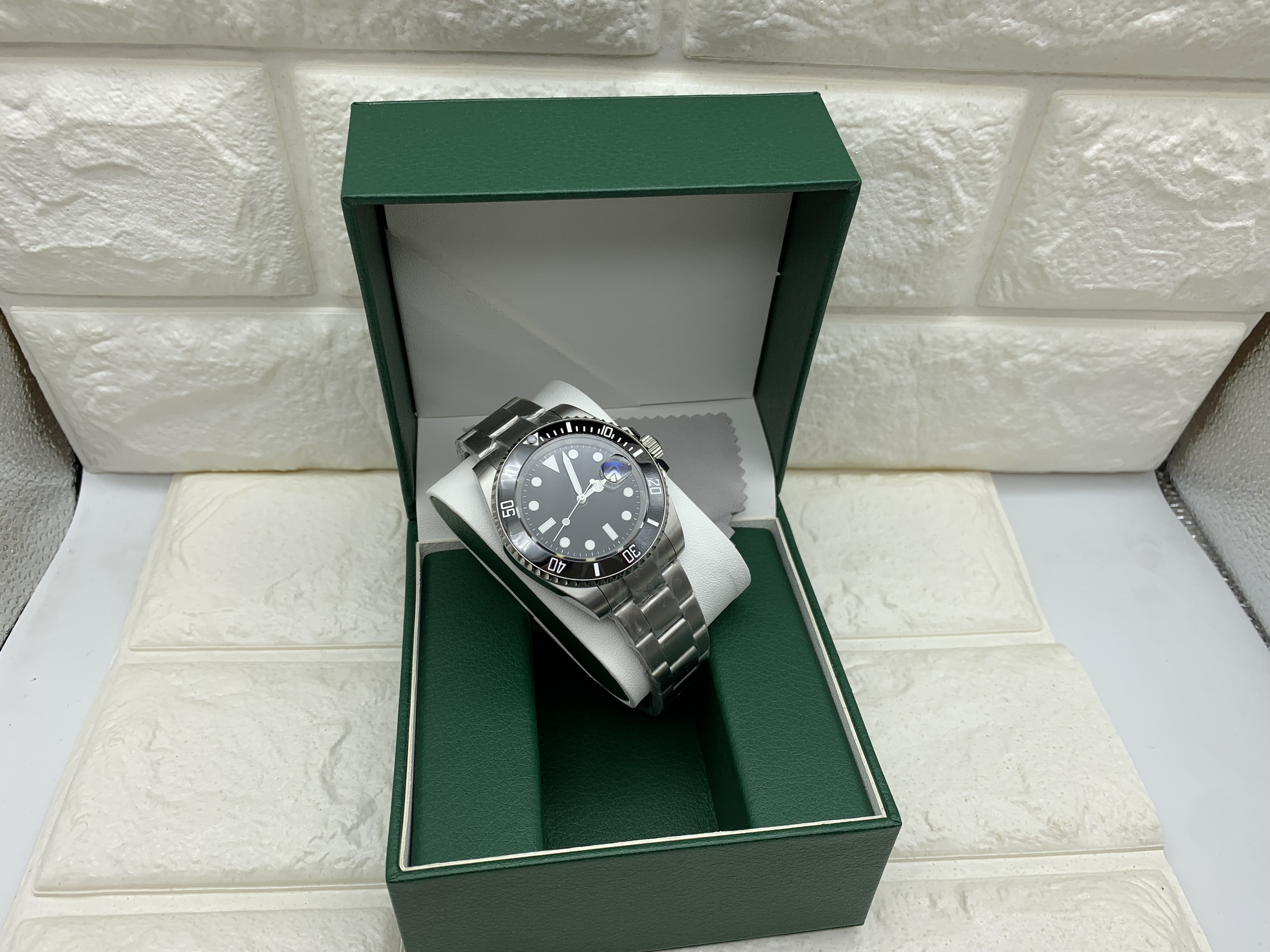 

Watch Ceramic Bezel Black Sapphire Date Dial 41mm Automatic Mechanical Stainless Steel Men's 116610 Watch montre de luxe Luminous 904L 40MM Gifts designer brand, Additional shipping fee;not a watch