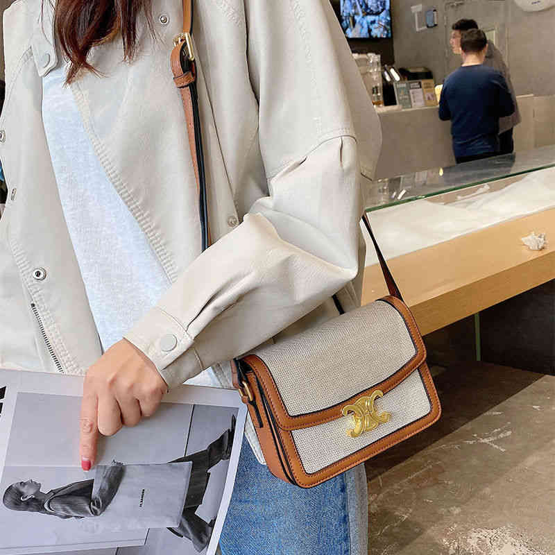 

2022ss Brand Designer Handbags 2022 leather kaixuanmen tofu women's retro classic flower small square One Shoulder Messenger Bag fashion trend, Brown