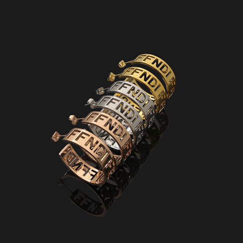 

Fashion Designer Stud Hardware Engraved Hollow Out Letter C-shape Hoop Stud Earrings