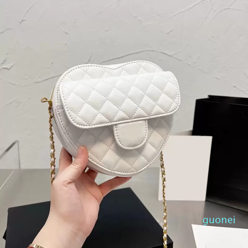 

2022 France Designer Heart Bag Quilted Matelasse Chain Crossbody Shoulder Gold Hardware MINI Outdoor Sacoche Cute Cosmetic Luxury Handbags 1, Extra freight