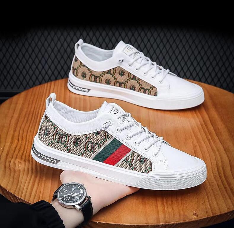 

New man Tennis Shoes Light Breathable Breathable Mesh Flat Shoes Mens Vulcanize Sneakers Women Tenis Feminino Female Shoe, W1