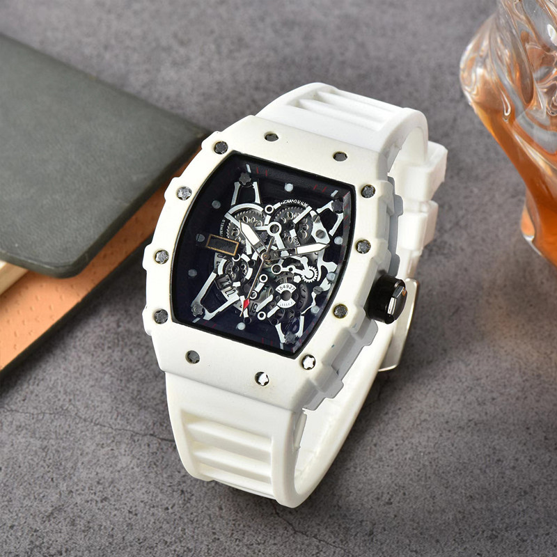 

2021 Men analog watch 45mm quartz movement date calendar all dial work Rubber strap orologio uomo luxury montre de luxe designer watches