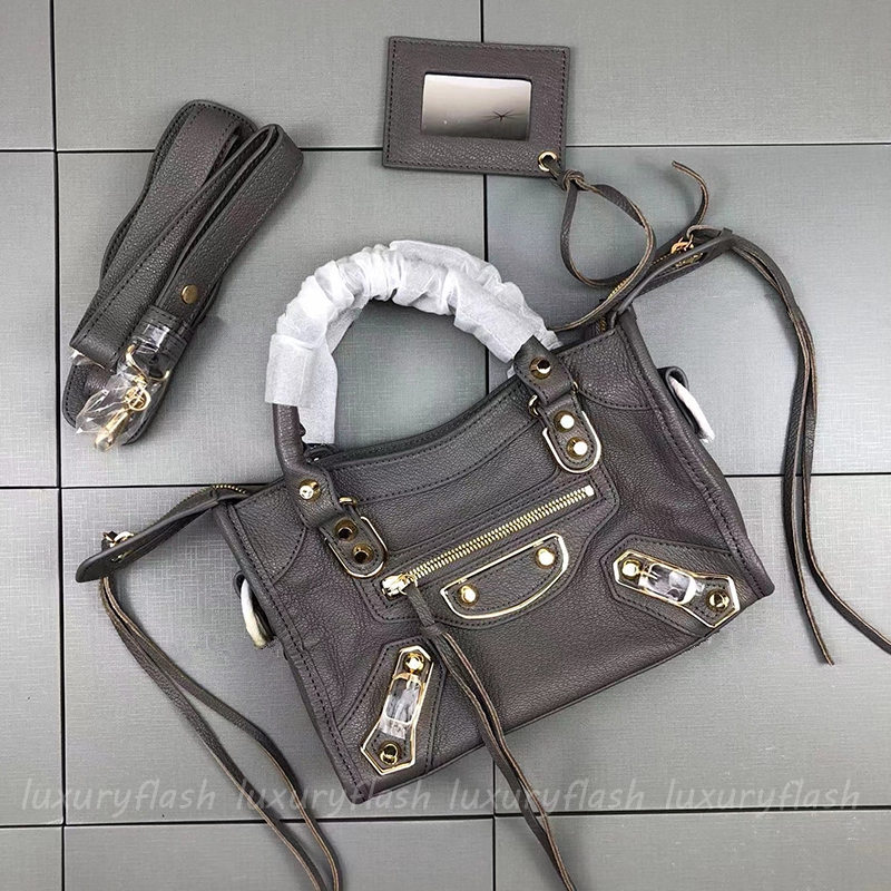 Sac de créateur Femmes Tote Tote Nouveau France Luxury Motorcycle Sacs Lady Handbags Men Crossbodybody Shouler Purse de grande capacité en cuir a