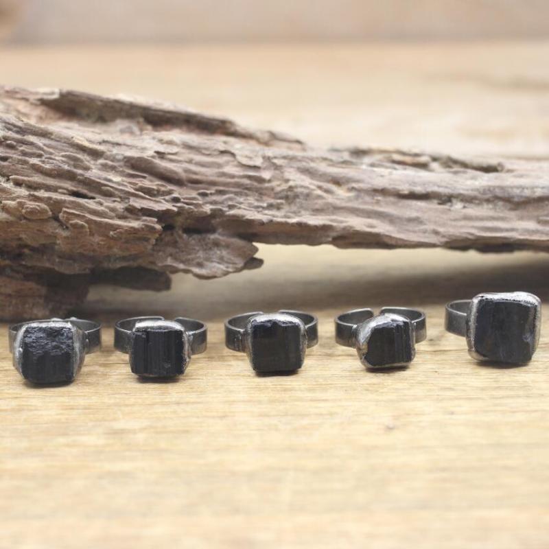 

Cluster Rings Raw Black Tourmaline Antique Silver Ring Healing Crystal Irregular Stone Adjustable Brass Fashion Women Jewelry QC4132Cluster