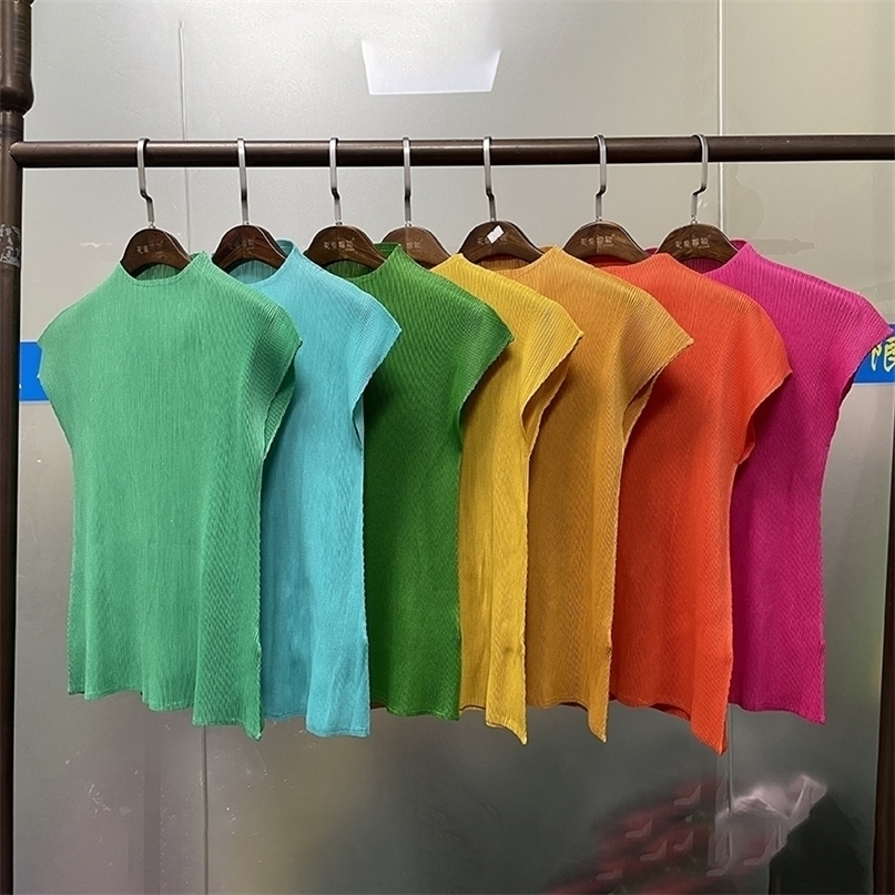 

Miyake Pleated Classic Tops Sleeveless Black Bst T-shirt Harajuku Kawaii Korean Casual Fashion Women Tees Aesthetic Clothes 2145 220402, Fuchsia