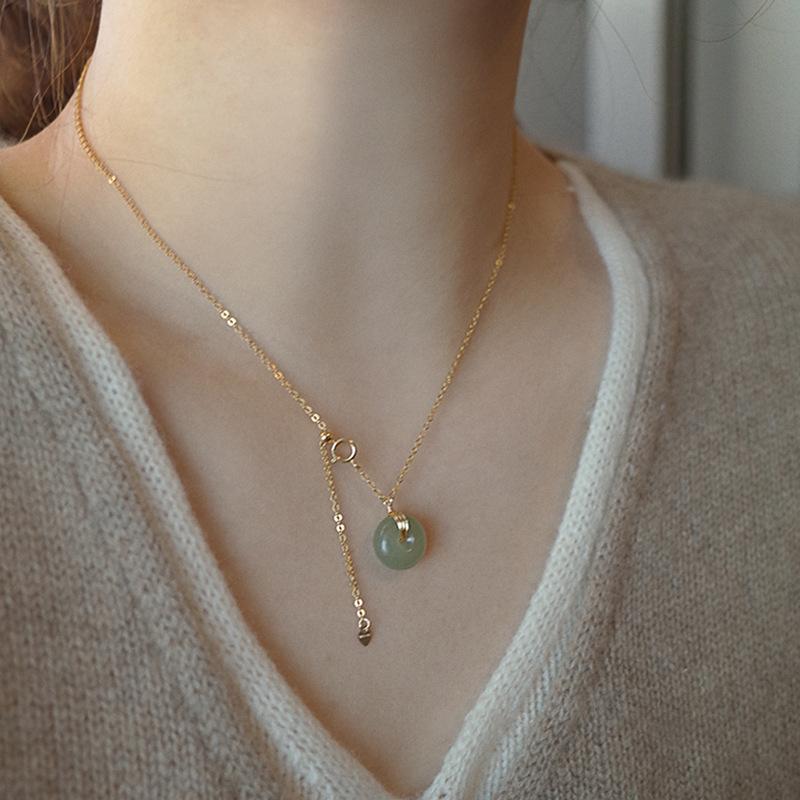 

Pendant Necklaces Gold Color Vintage Exquisite Round Jade Temperament Clavicle Chain Collar Necklace For Women GirlPendant