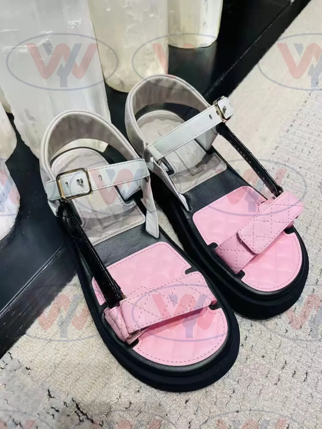 

2022 Spring/summer Matching flat hook and loop sandals Fashionable high-end luxurious women's beach shoes slippers Casual shoe Loafers Size 35-41 with box dust bag, White