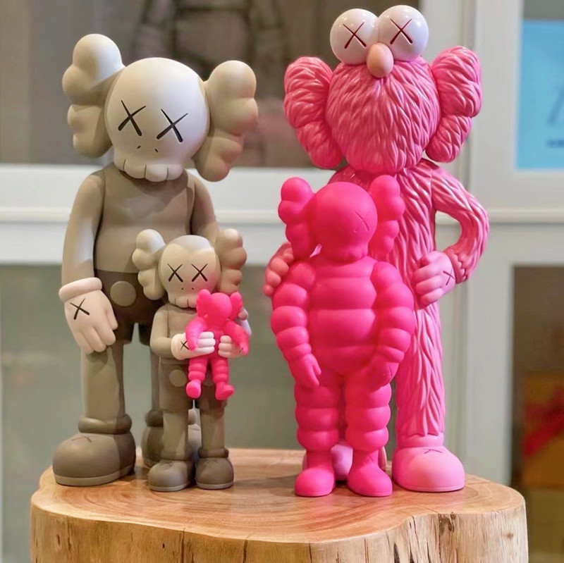 

Best-salling 33cm.31cm.25cm.20cm The Family companion Vinyl Figures Art PVC Action with original box dolls hand-done decoration for living room toys