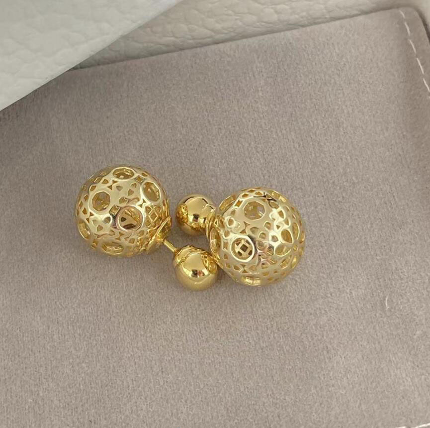 

Women Designer Fashion Round Ball Charm Ear Studs Earrings Have Stamp Women Earring Eardrop Lady Party Wedding Anniversary Gift With Box