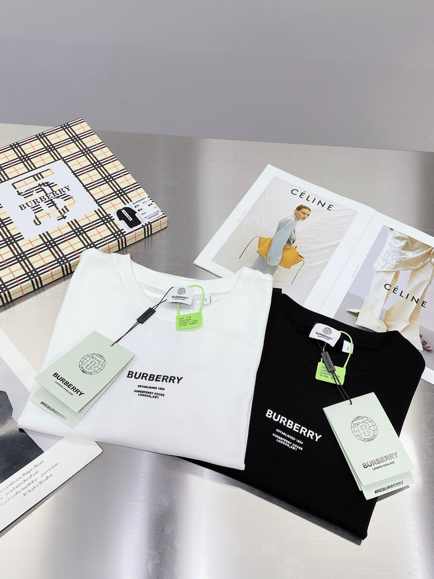 

2022ss spring and summer new high grade cotton printing short sleeve round neck panel T-Shirt Size: m-l-xl-xxl-xxxl Color: black white B22