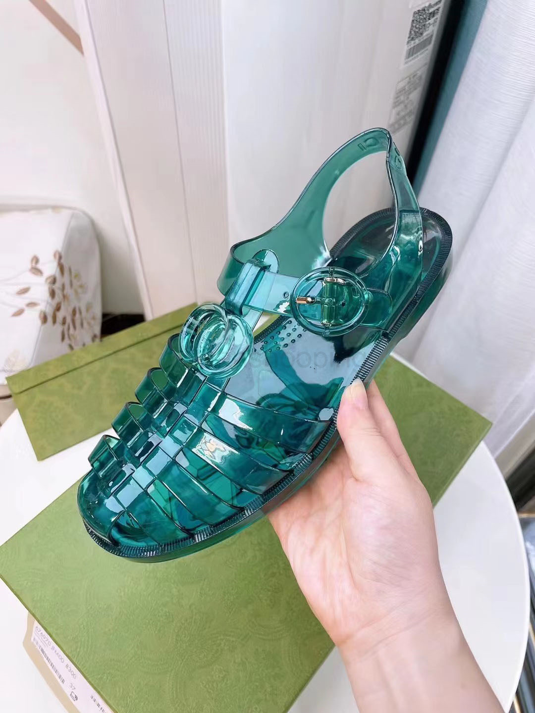 

2022 new European style women's Gladiator sandals fashion slippers round button decoration Roman woven transparent color jelly sandals belt, Red