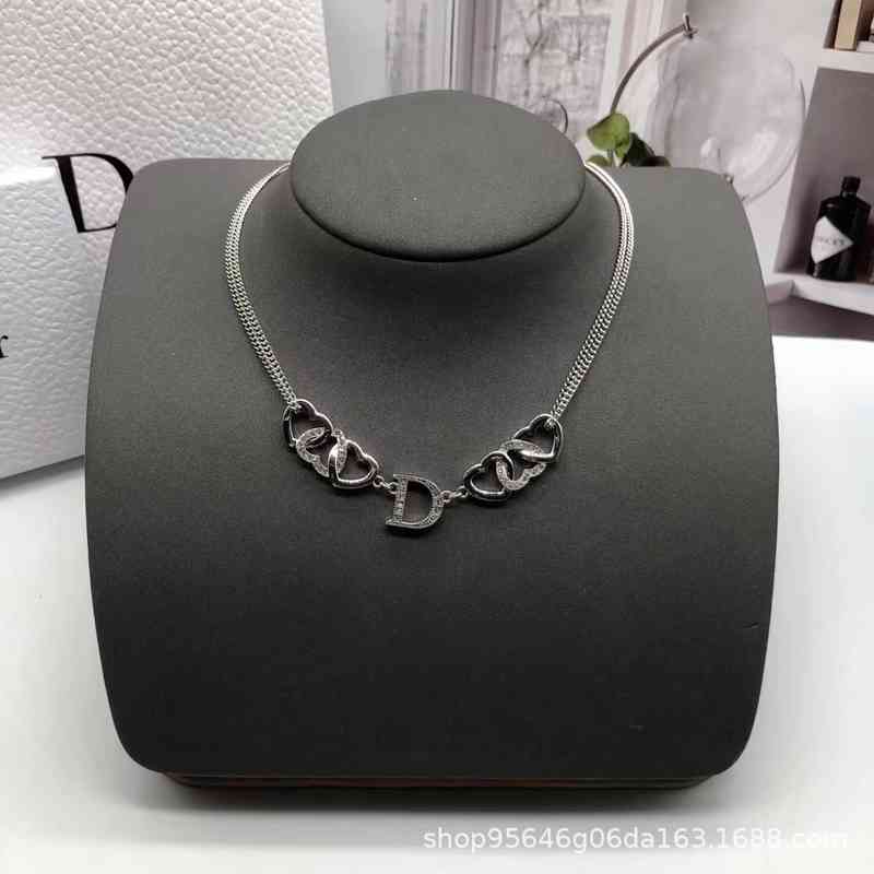 D Lettre de la famille Double chaîne en forme de cœur Chaîne de cou cool 2022 Collier polyvalent de la mode de marque de luxe Collier polyvalent