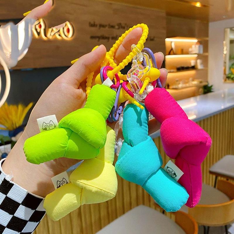 

Keychains High Quality Handmade Twisted Knotted Keychain Creative Fashion Fabric Knot Key Ring Sweet Candy Color Bag Pendant Car Accessori