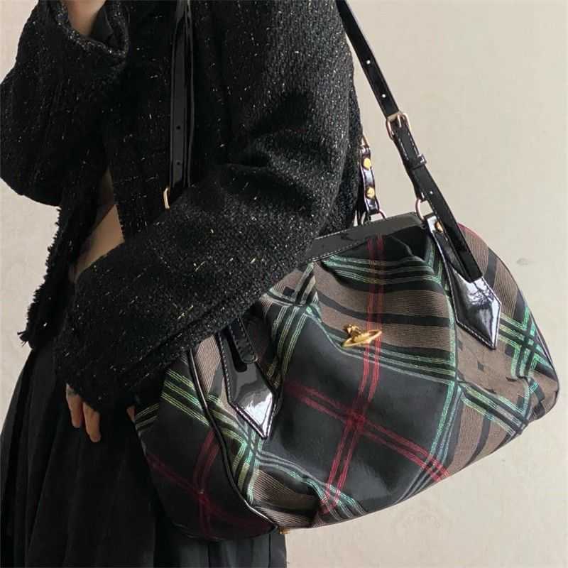 

Western empress dowager tote bag Vivian medieval bags underarm bag women's advanced feeling 2022 new fashion Saturn bowling handbag R47T, Black