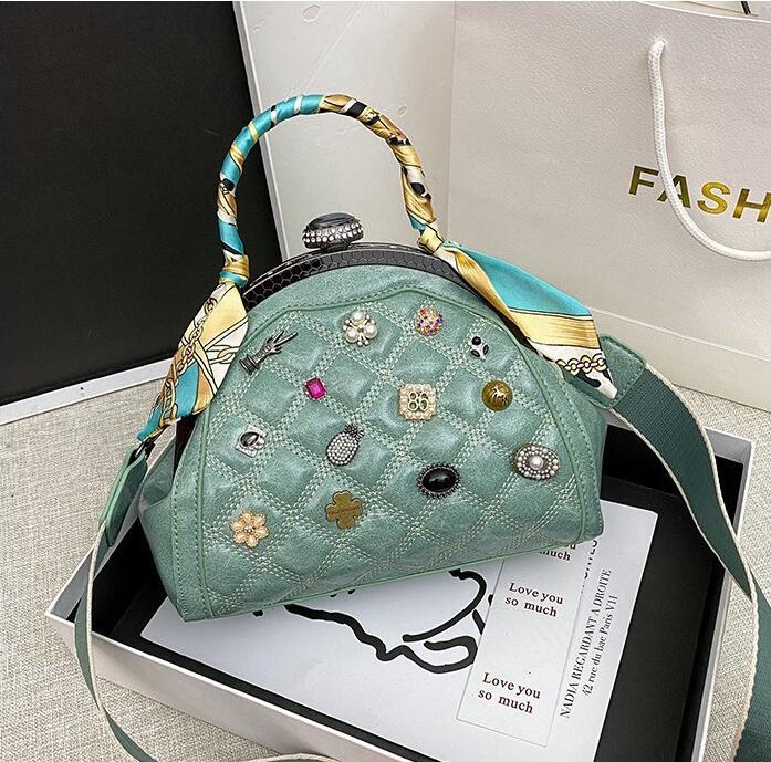 

Wholesale factory ladies leathers chain bag weight technology diamond handbag street fashion clip buckle women backpack patent leather sewing plaid bags 6 colors, Brown-6829