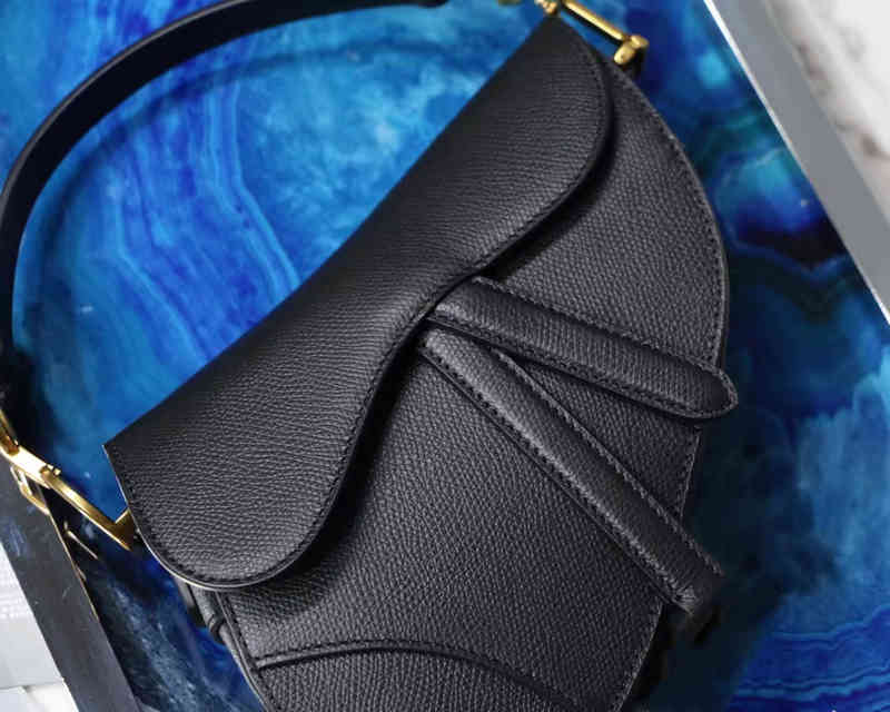 

Top 7A+ Quality Designers Handbag Saddle Bag Genuine Leather With Shoulder Strap Purse Metal Pendant Shoulders Bags Female tote bag, Contact us