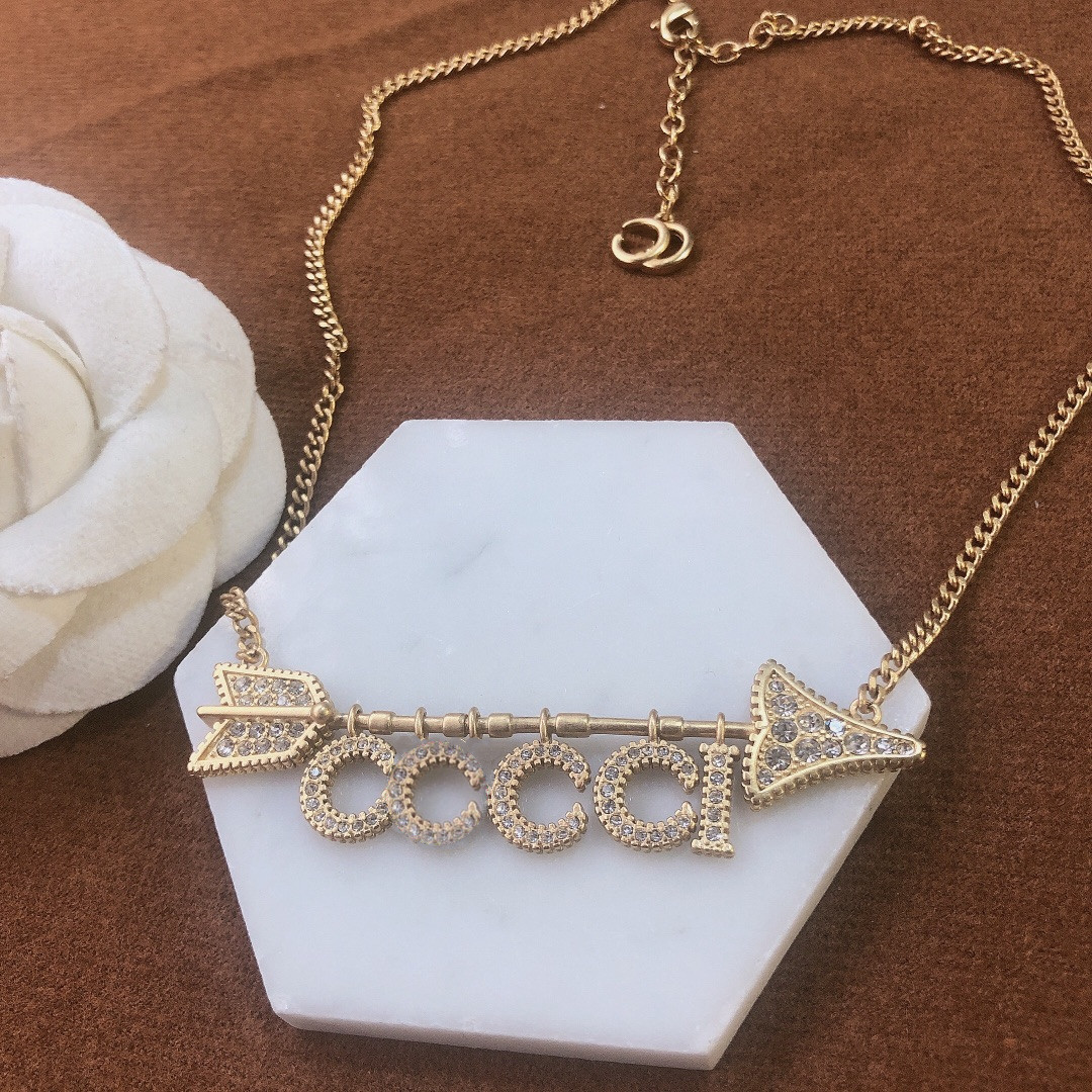 

Pendant necklace women's luxury retro temperament fashion friend gift pendant