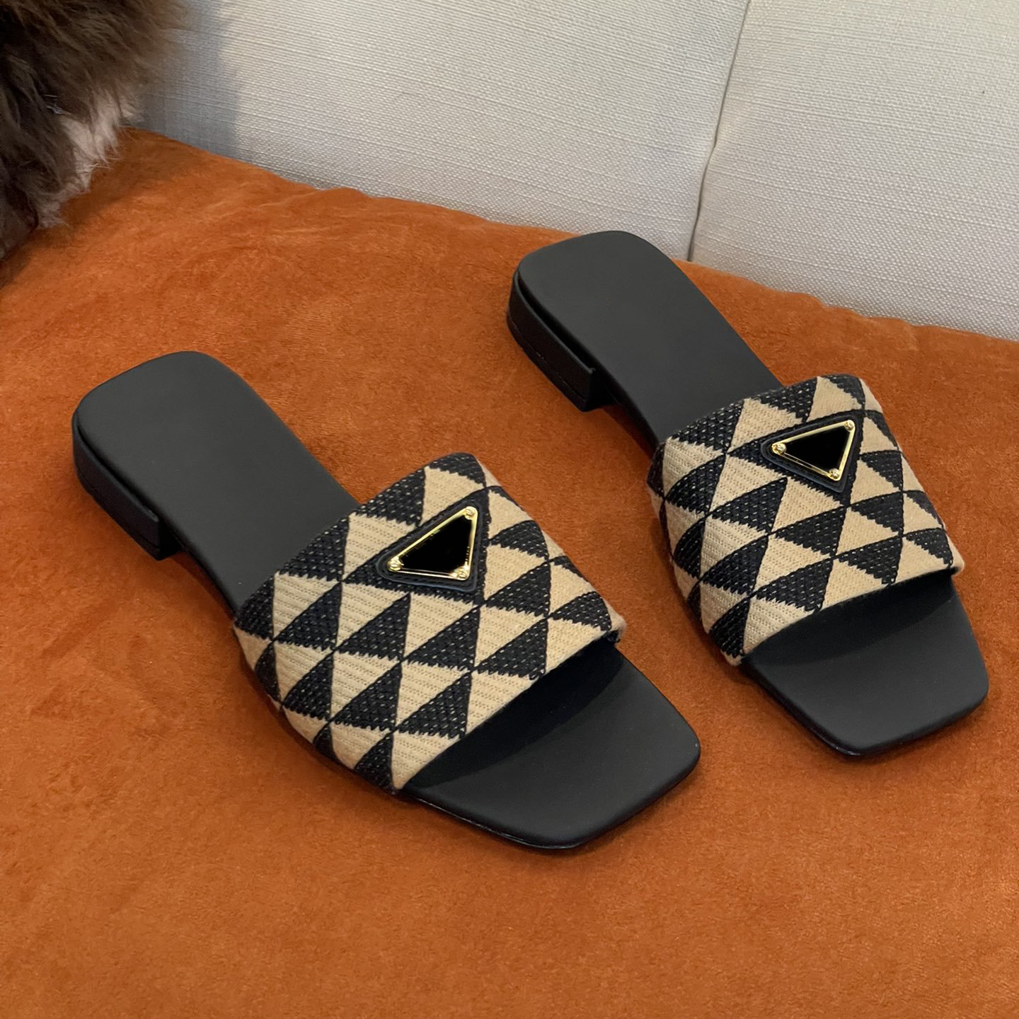 

Women Geometric slippers prad prada luxury designer brand logo latest slipper fashion versatile inner sheepskin, As picture 1